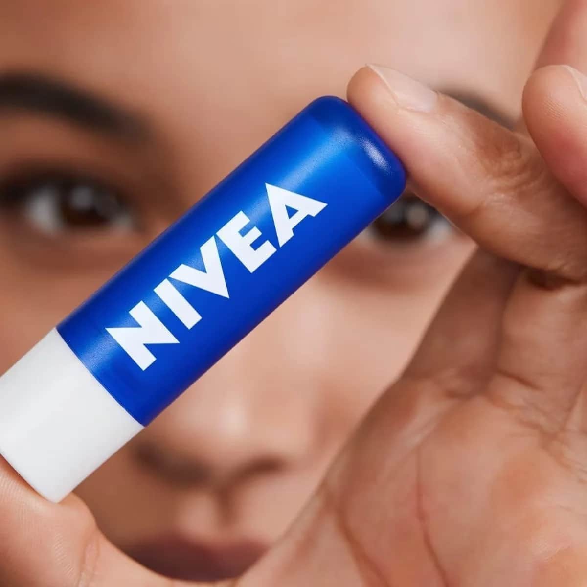 NIVEA مرطب شفاه نيفيا للعناية الأساسية 4.8 جرام