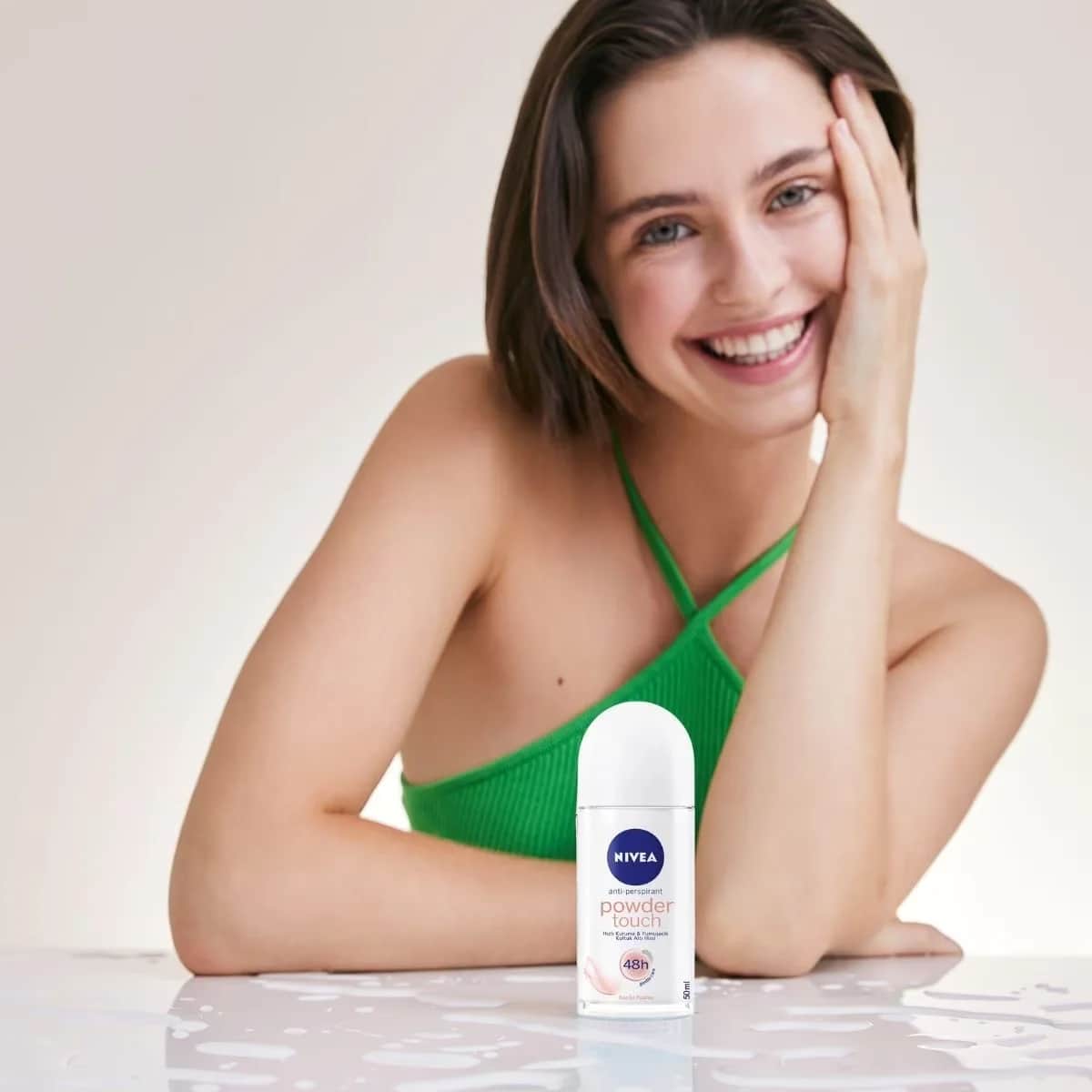 NIVEA نيفيا باودر تاتش للنساء رول اون 50 مل