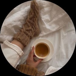 الجوارب العادية والضيقة 