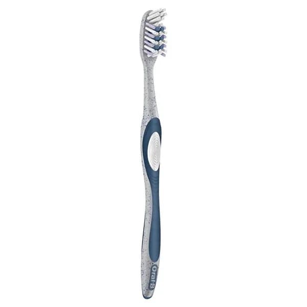 Oral-B فرشاة أسنان أورال-بي برو إكسبيرت الصديقة للبيئة لتنظيف إضافي، عبوة واحدة