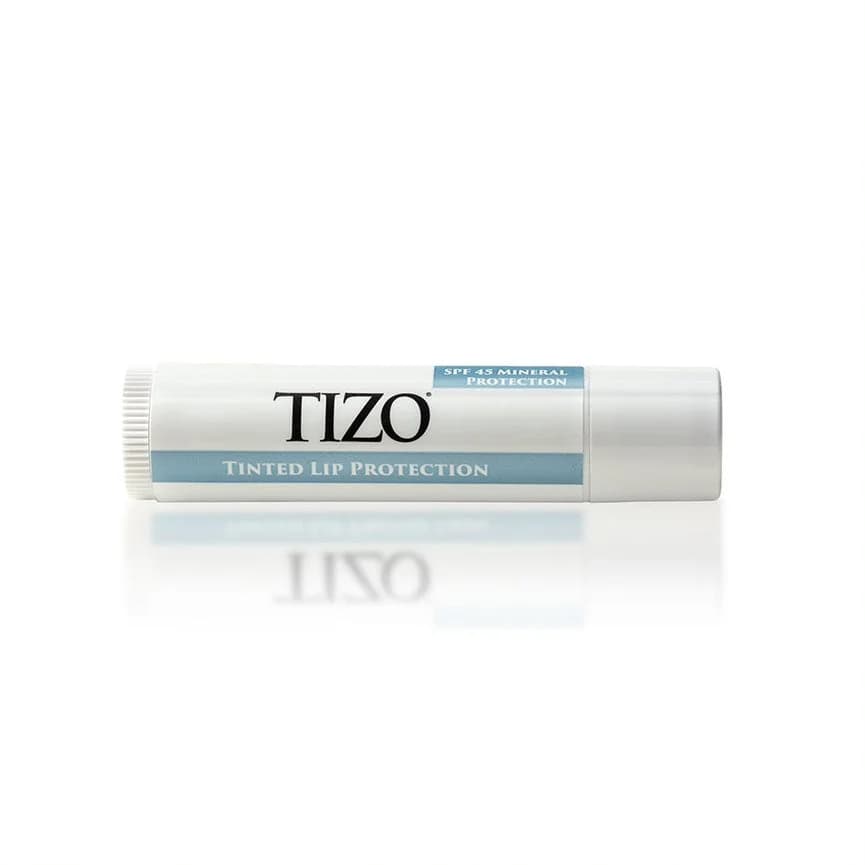 حماية شفاه ملونة مع SPF 45 من تيزو Tizo