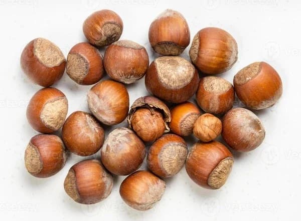 Hazelnuts بندق 2 كجم
