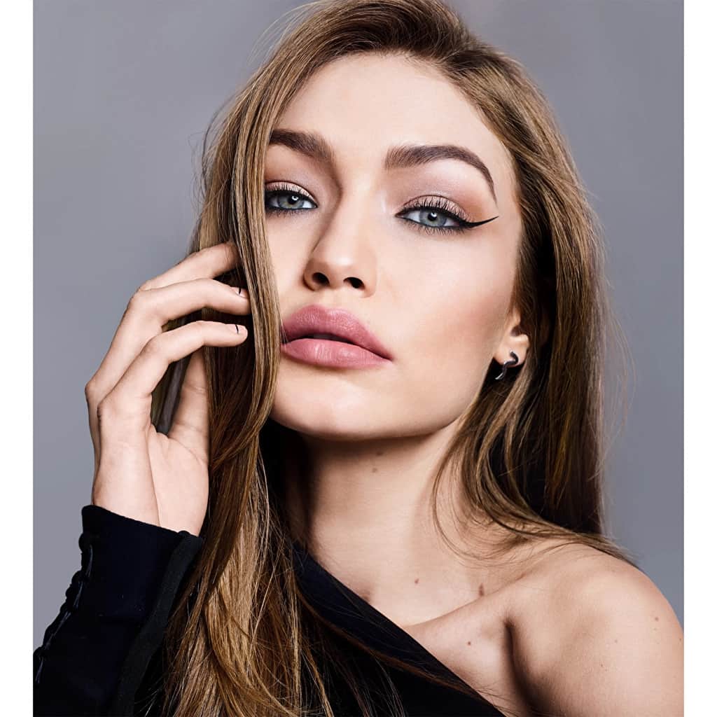 Maybelline محدد عيون مايبيلين هايبر بريسايز أول داي أسود مطفي يدوم ٢٤ ساعة