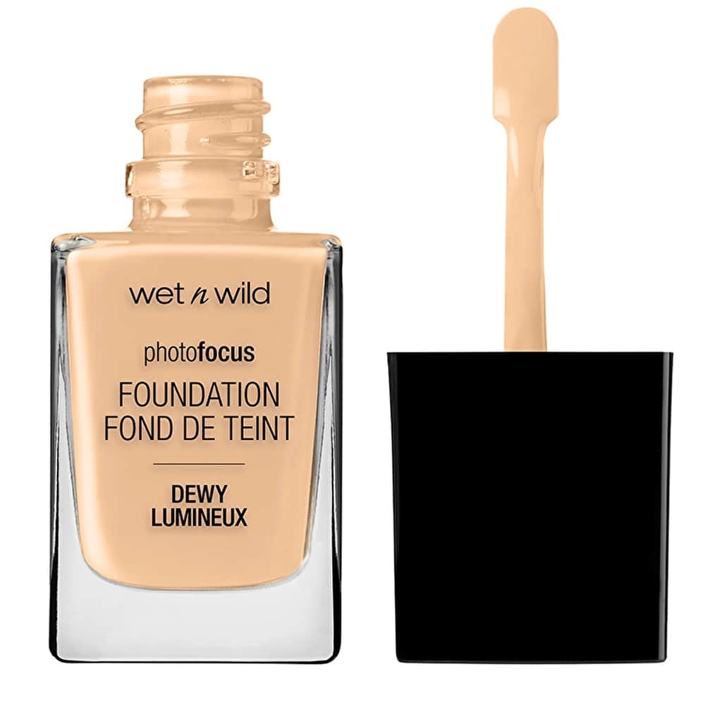 Wet n Wild كريم أساس فوتو فوكس ديوي من ويت آند وايلد بيج ناعم، متوهج وخفيف الوزن
