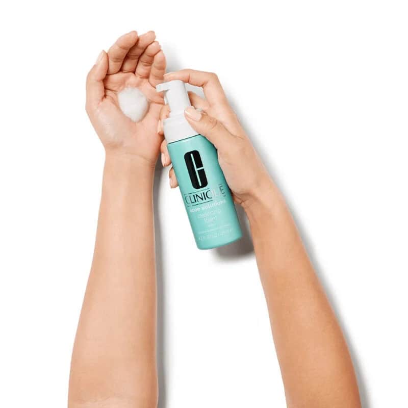 Clinique رغوة التنظيف المضادة للشوائب من كلينيك ١٢٥ مل غسول للتحكم في حب الشباب