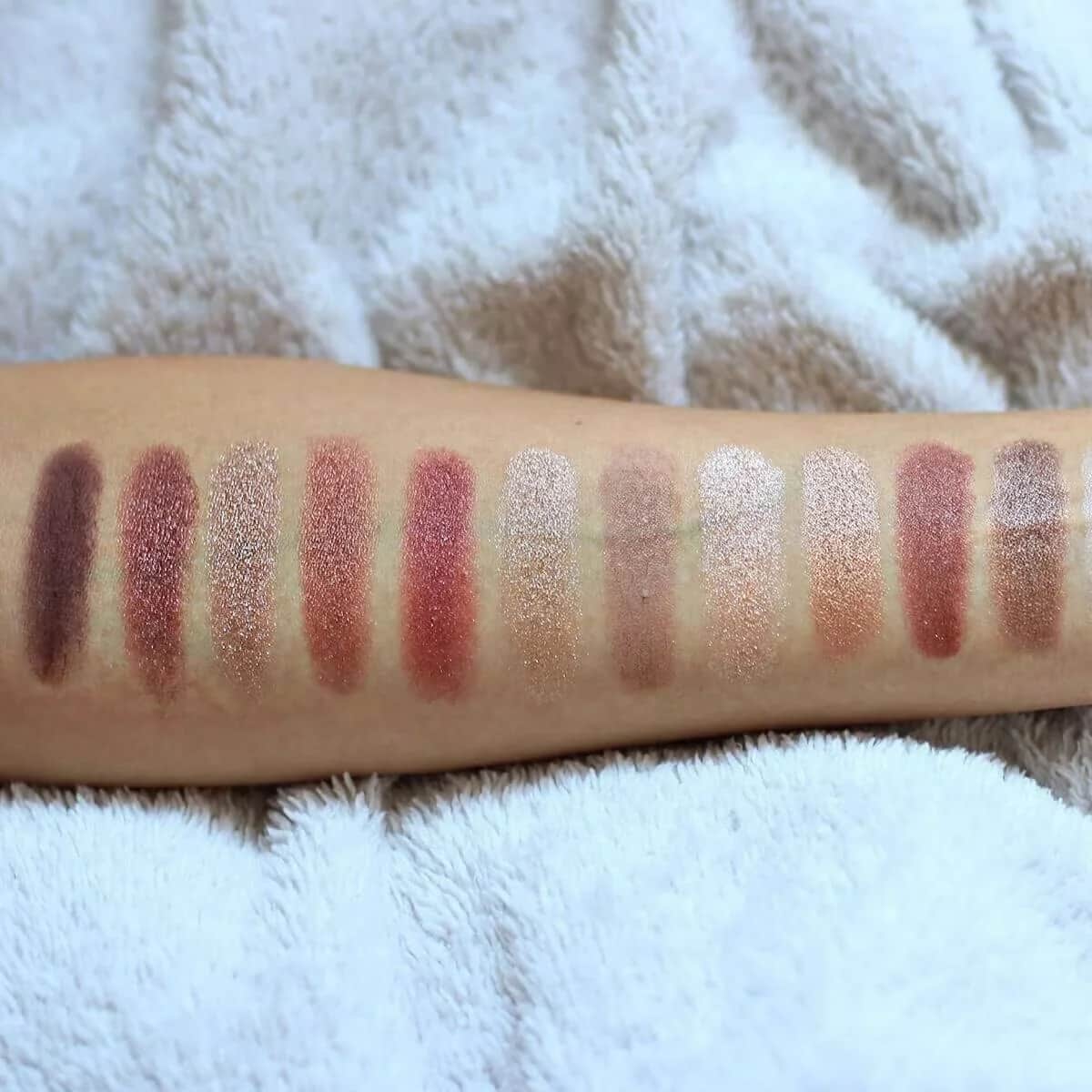 Maybelline لوحة ظلال العيون \\ذا بورغندي بار\\" من مايبيلين نيويورك"