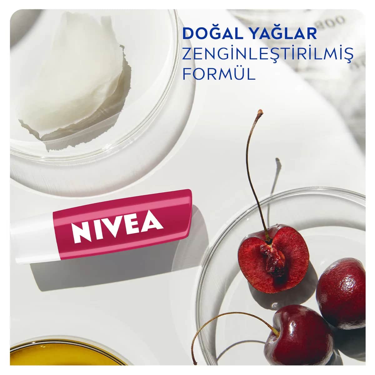 NIVEA كريم نيفيا للعناية بالشفاه بنكهة الكرز 4.8 جرام
