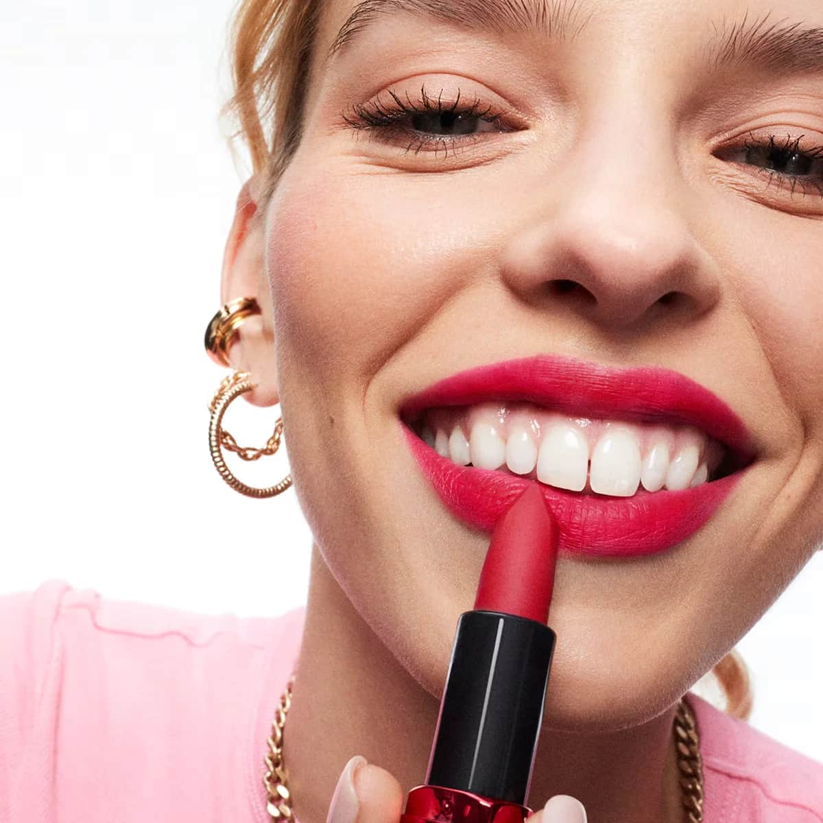 Avon أحمر شفاه أفون ألترا ماتيه وردي نقي