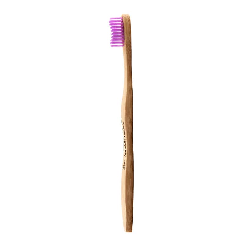 Humble Brush فرشاة أسنان للبالغين من ذا هامبل كو متوسطة الحجم وردية