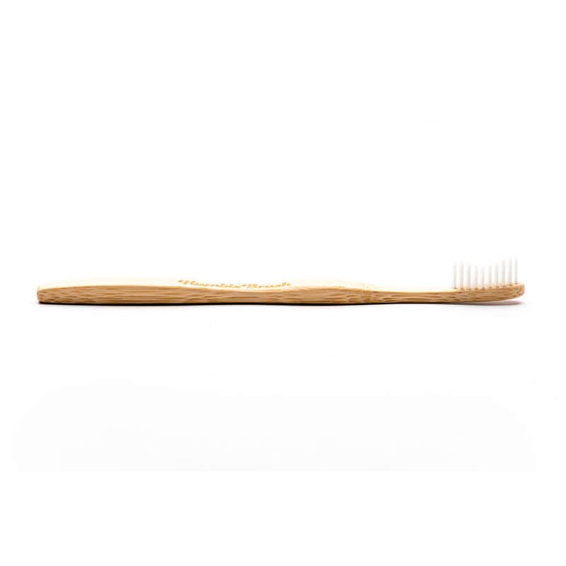 Humble Brush فرشاة أسنان همبل براش الطبيعية الناعمة للبالغين بيضاء