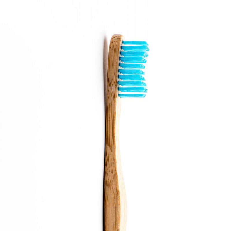 Humble Brush فرشاة أسنان همبل براش الطبيعية الناعمة للبالغين أزرق