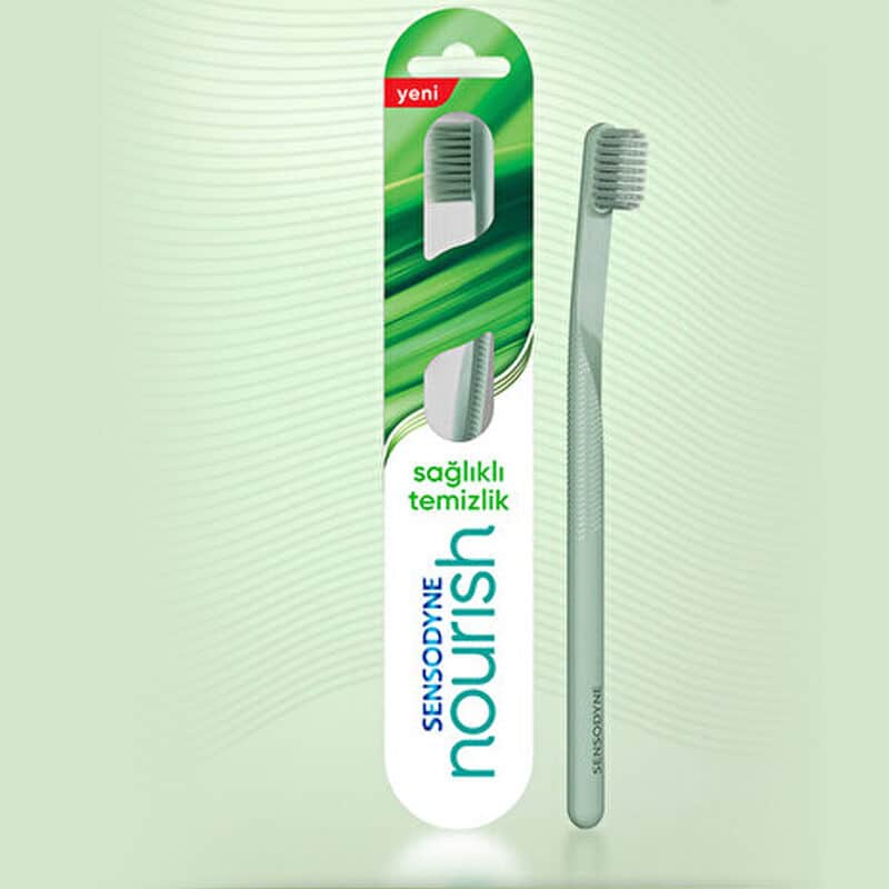 Sensodyne فرشاة أسنان سنسوداين نوريش لتنظيف فعال وناعم